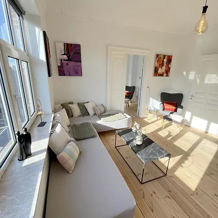 Unique Luxurious And Historic 130 M2 * 에스비에르