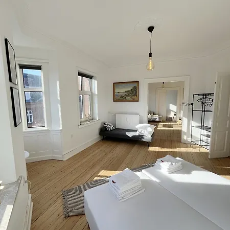 Unique Luxurious And Historic 130 M2 아파트