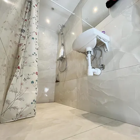 아파트 Unique Luxurious And Historic 130 M2 에스비에르