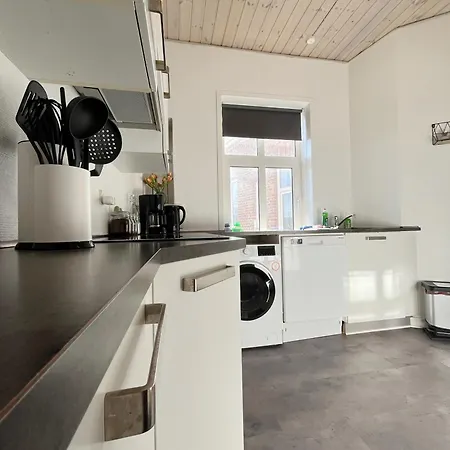 Unique Luxurious And Historic 130 M2 * 에스비에르