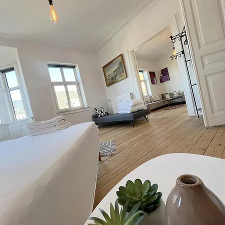 Unique Luxurious And Historic 130 M2 아파트 *