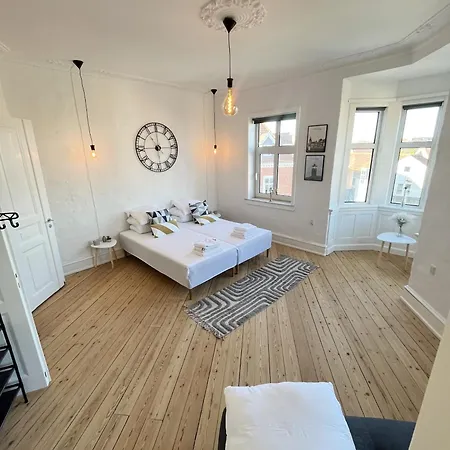 Unique Luxurious And Historic 130 M2 아파트 *