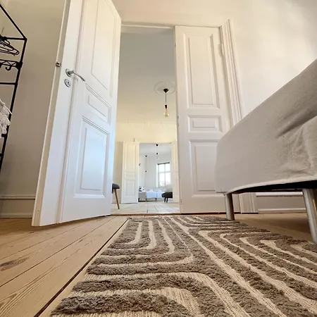 Unique Luxurious And Historic 130 M2 * 에스비에르